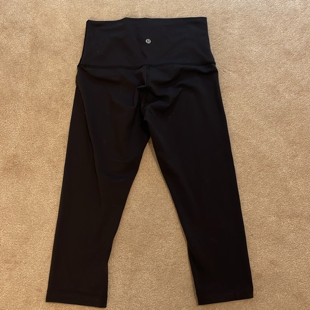 Lululemon Size 8 Black Cropped Basic Leggings - image 2